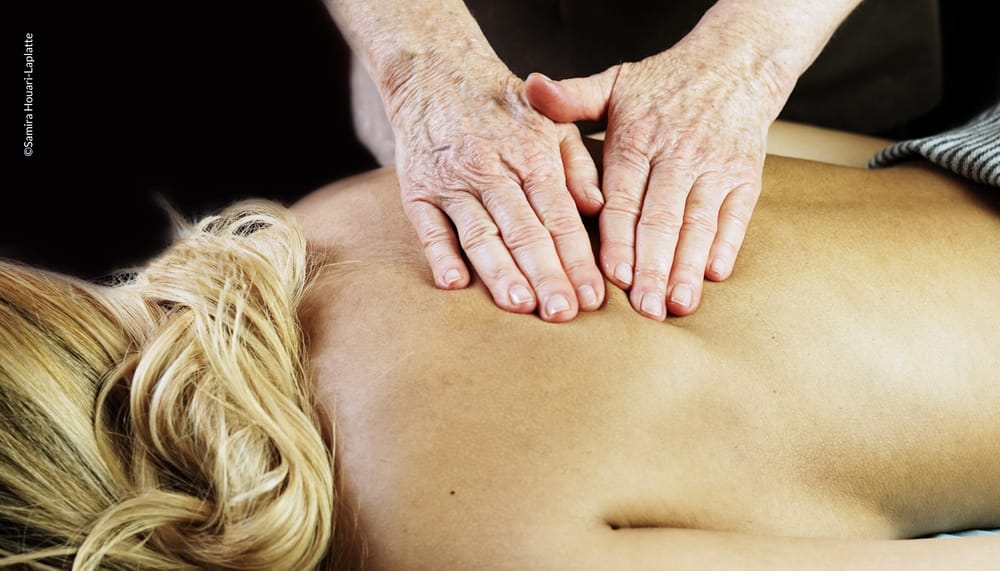 salon-massage-Nantes-dos-1 photo de massage Nantes du dos au salon Douce Heure des Mains