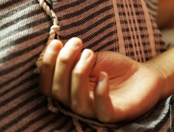 photo de massage de mains au salon Douce Heure des Mains à Nantes